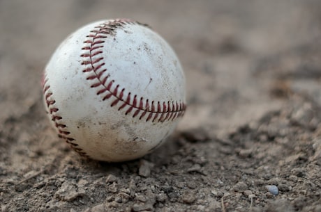 棒球和垒球的区别(棒球和垒球的区别，你知道吗？)