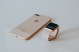 iphone watch(哪个系列的 Apple Watch 适合 iPhone 手机用户？)