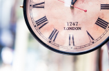 熟悉钟表教学设计：让学生学会时间的流逝和珍惜时间的重要性