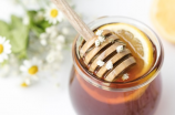 蜂蜜的功效与作用(蜂蜜的功效与作用，了解一下？)